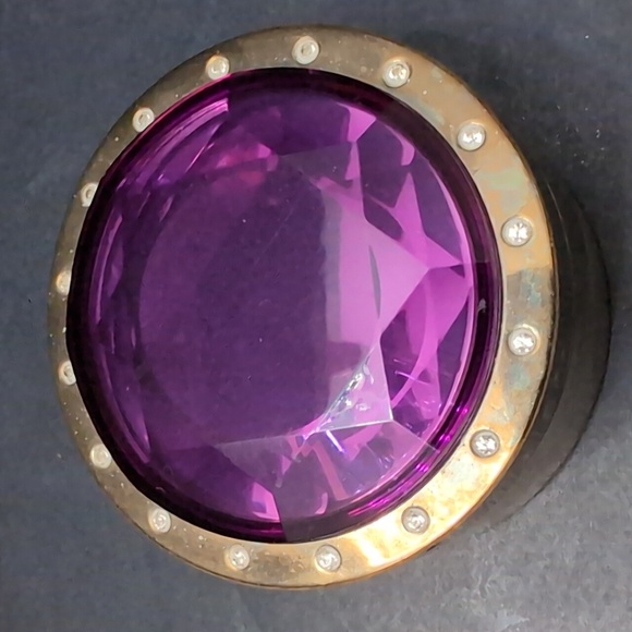 Vintage Brass Round Trinket Box/Pill Box with Faux Amethyst Jewel. - Picture 2 of 9